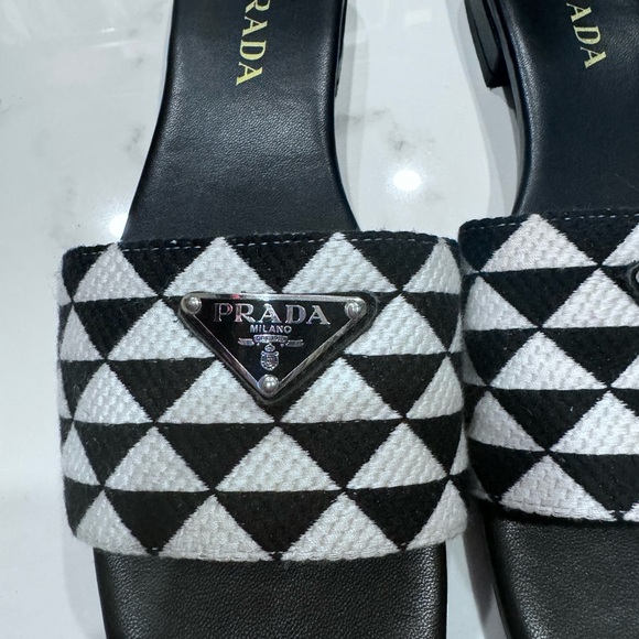 Prada black and white slides - Picture 3 of 3